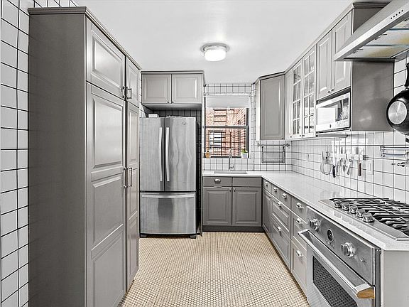 5th image of 1855 E 12th St APT 6J