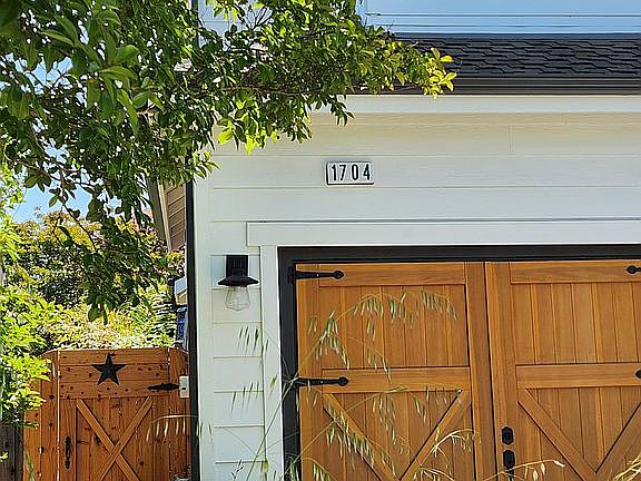 3rd image of 1704 Southridge Dr