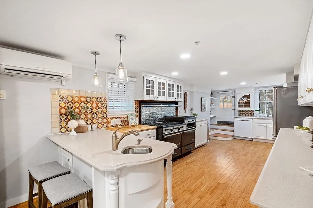 1 bed, 1250 sqft, $5,500 — Photo 4