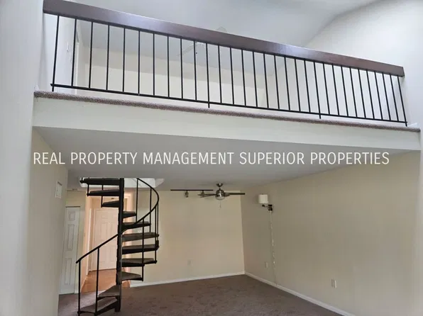 242 Valley Stream Ln, Chesterbrook, PA 19087