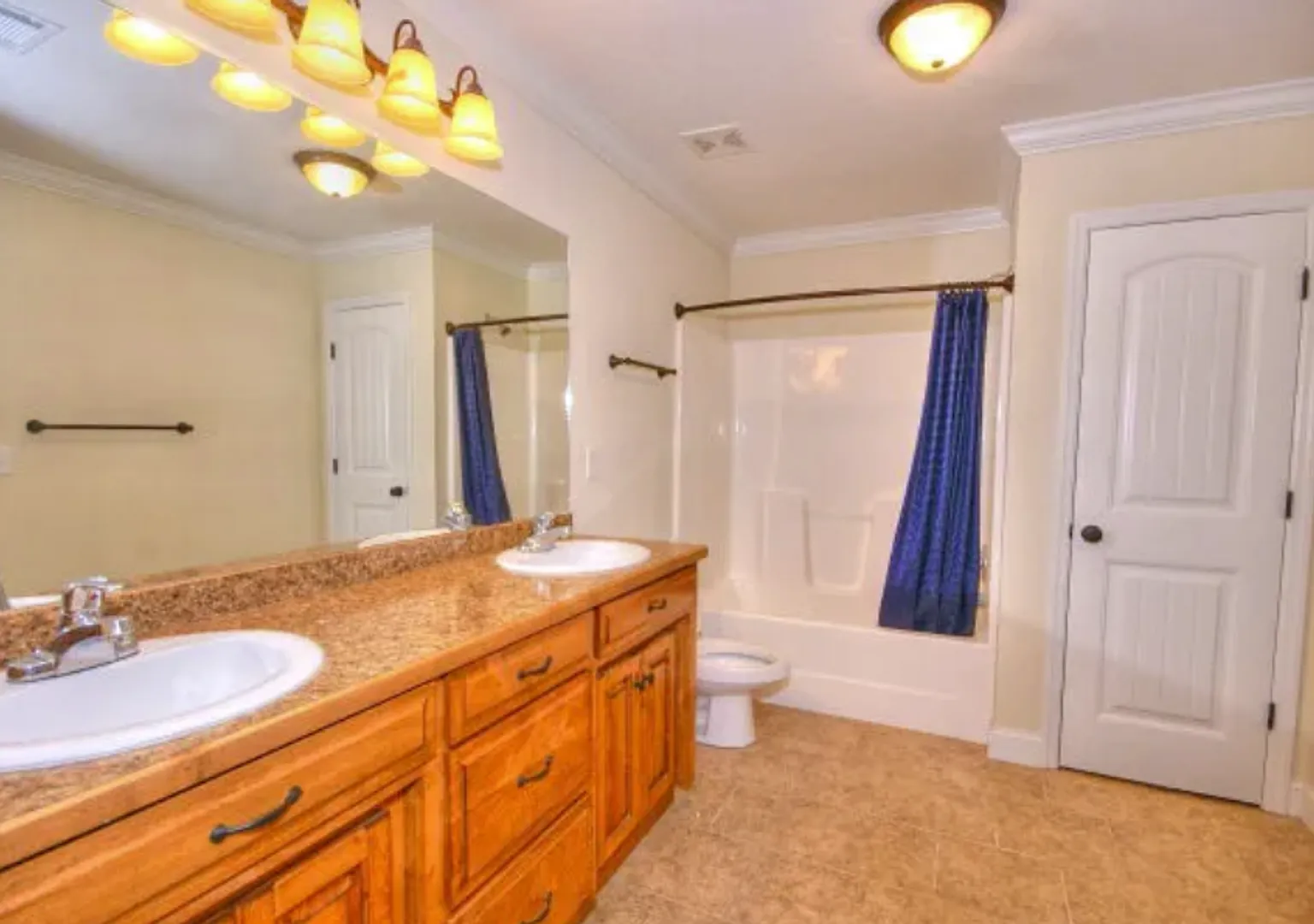 Peaceful 3-Bedroom Home on 1.78 Acres in Banks Lake Pointe Just Minutes from Moody AFB — Photo 4