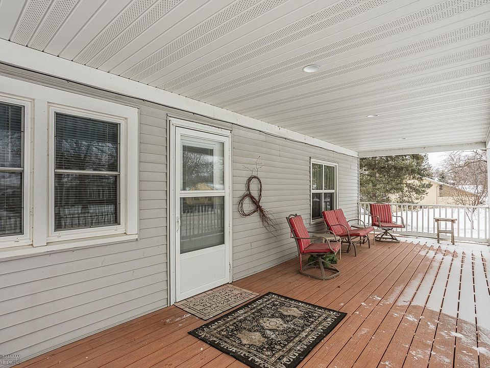 426 5th St SE, Pelican Rapids, MN 56572 | Zillow