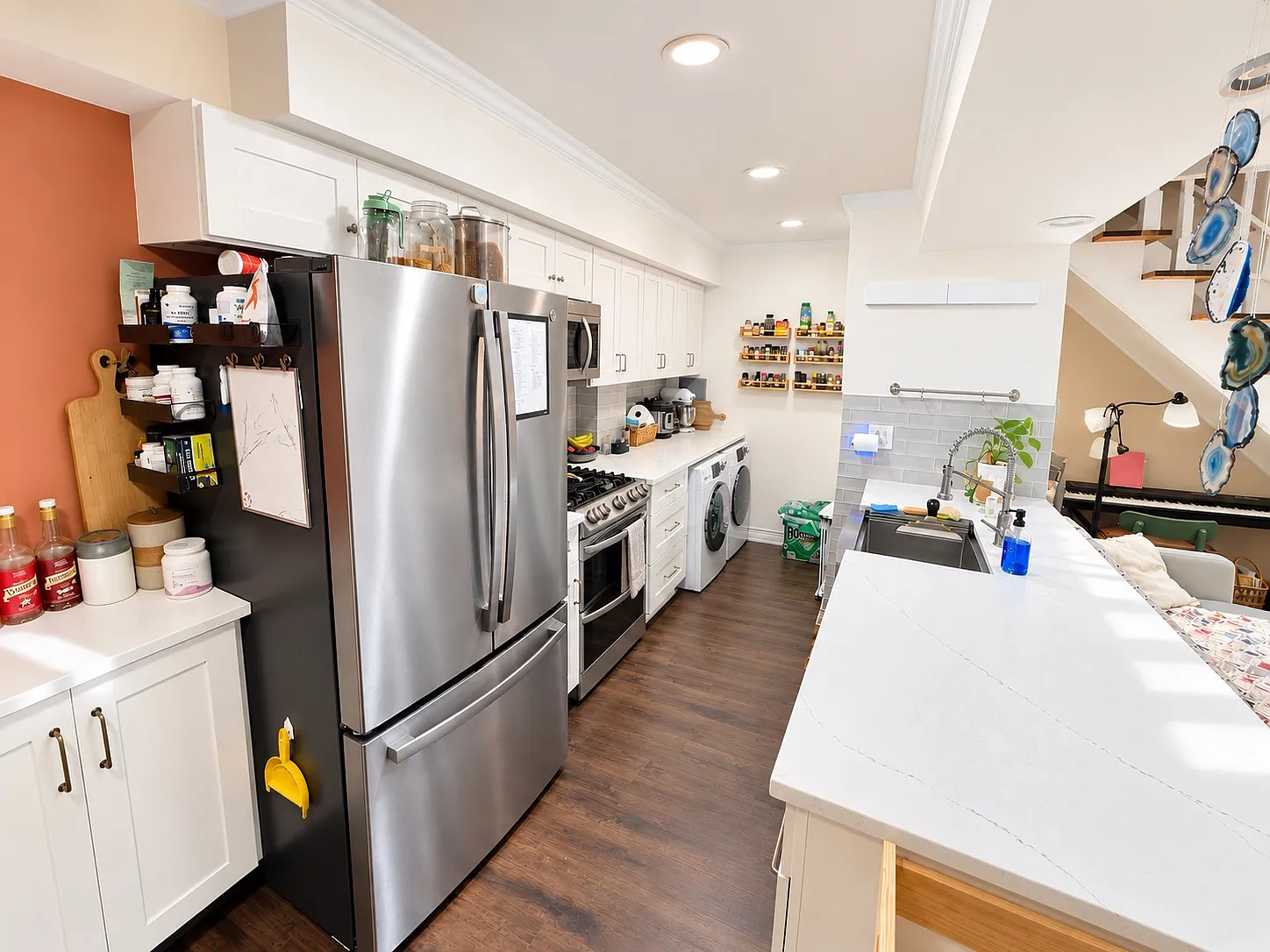 2 bed, 1000 sqft, $2,375 — Photo 2