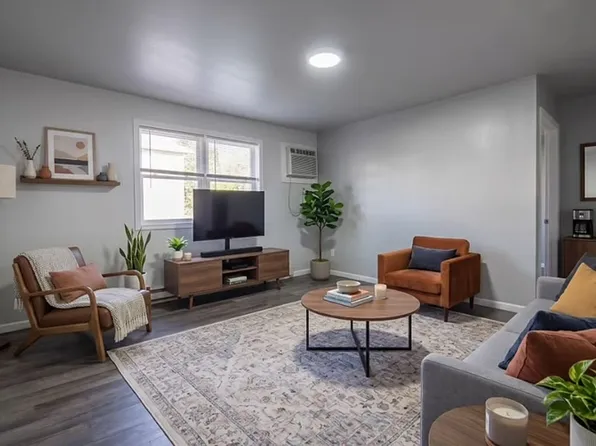 Peach Creek Apartments, 1104 N Walnut St #F, Maryville, MO 64468