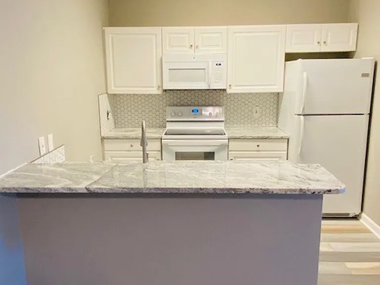 1700 Clinch Ave #107 — Photo 2