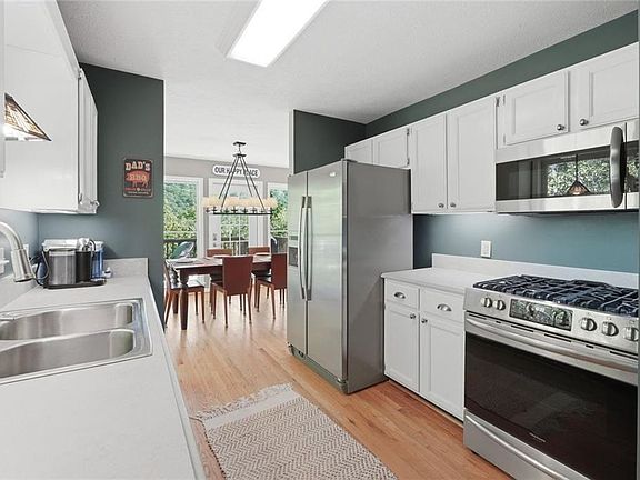 4th image of 108 Columbine Dr