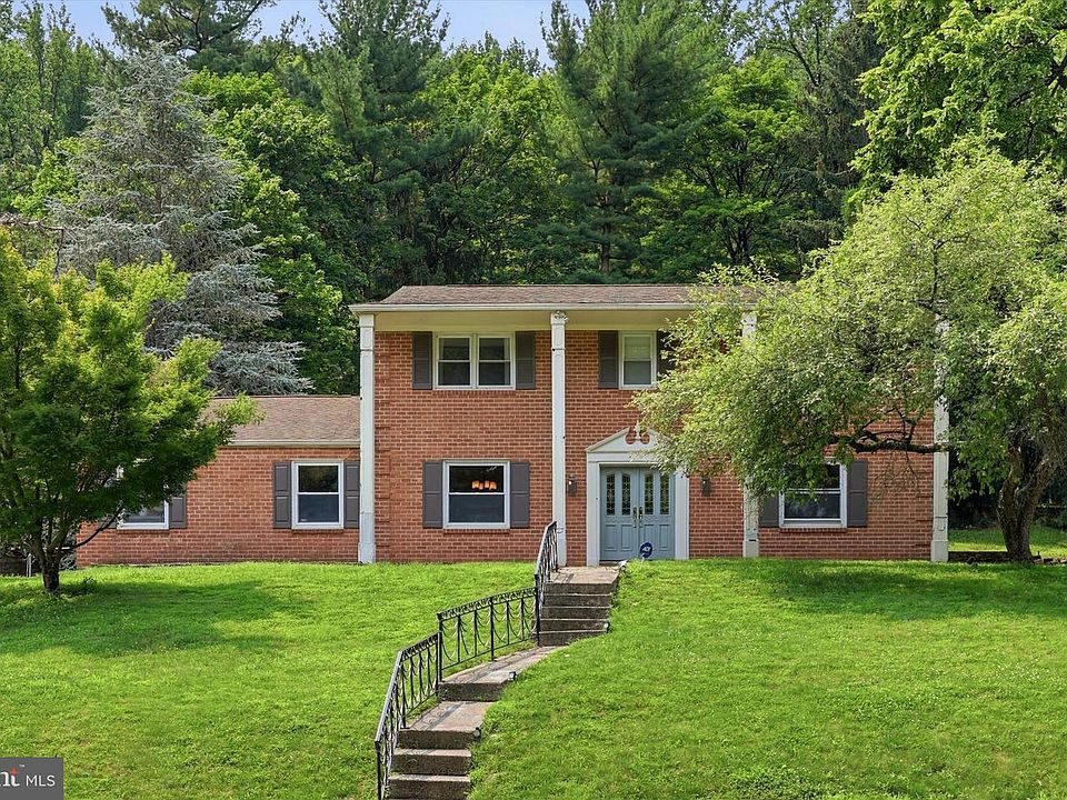 1st image of 3 Red Maple Dr