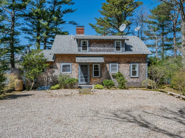 32 Hooppole Road, East Falmouth, MA 02536
