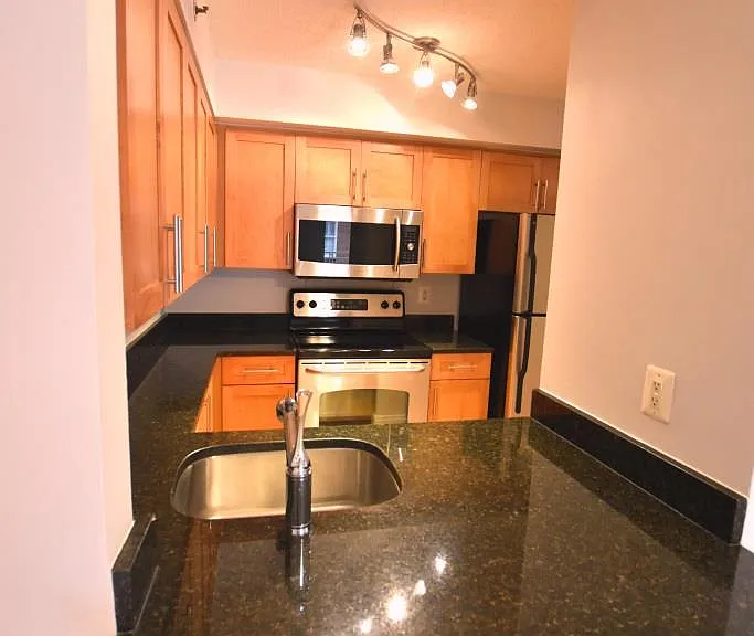 7500 Woodmont Ave #1102 — Photo 8