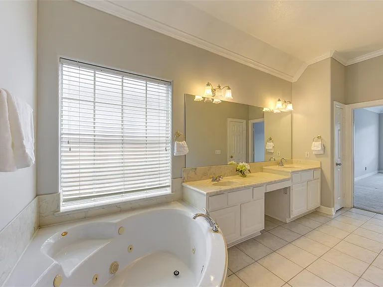 14007 Briar Heath Dr — Photo 16