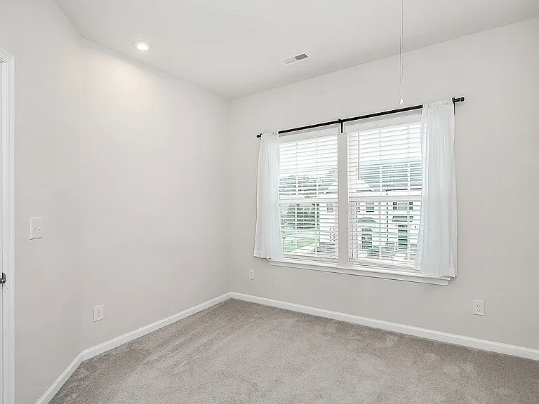 5004 Patton Dr — Photo 6