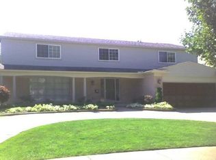 691 Canterbury Rd, Grosse Pointe Woods, MI 48236