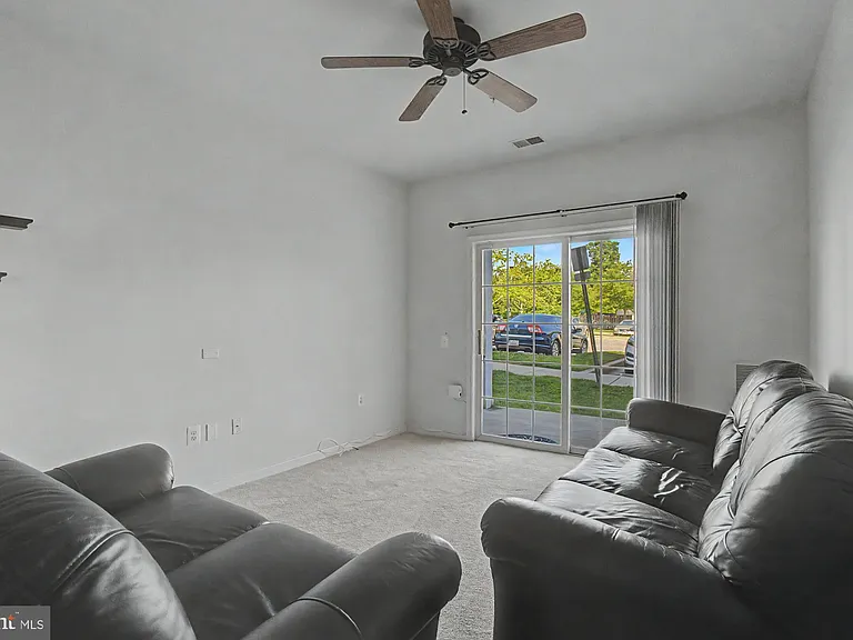 407 Aggies Cir #4-D — Photo 24