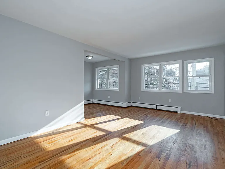 55 Carroll Apartments — Photo 11
