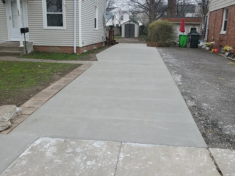 1437 Sulzer Ave — Photo 2