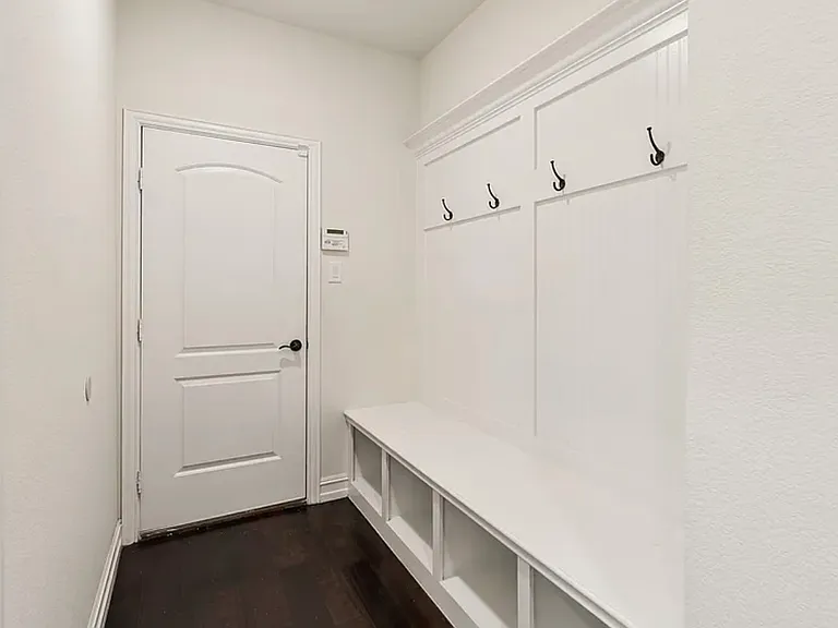 1549 Westborough Ln — Photo 17