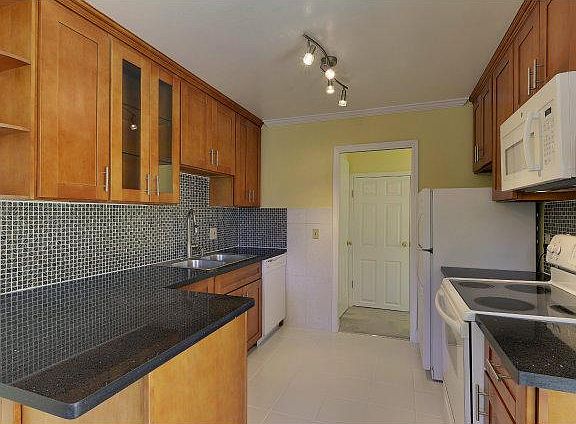 2nd image of 7110 Rainbow Dr