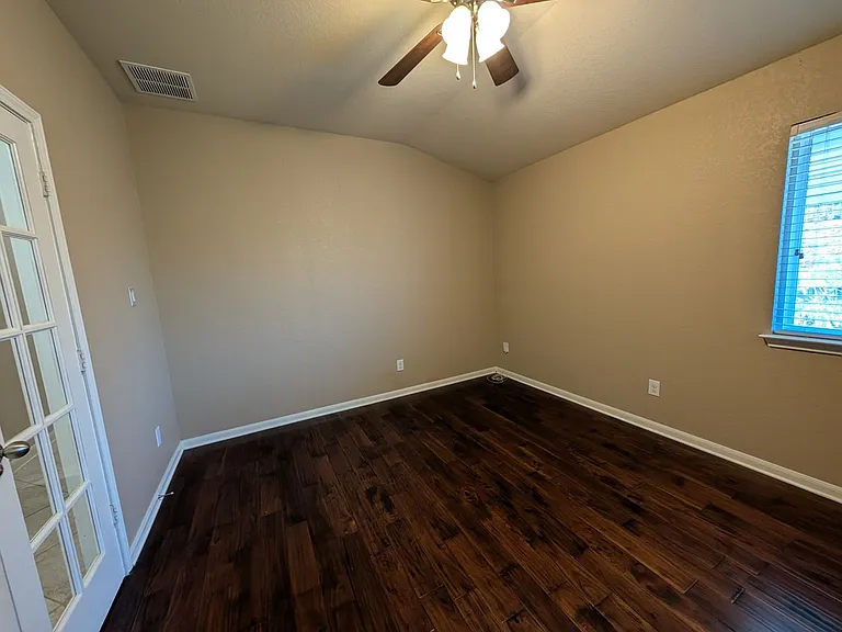 1337 Lauren St — Photo 19