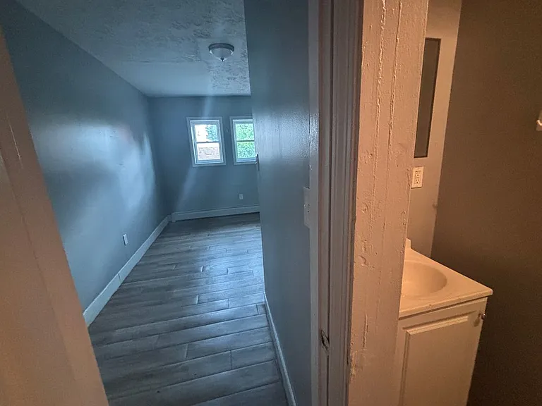 10 Sanford St #1 — Photo 6