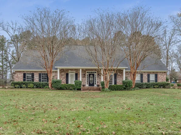 1520 Sommer Cir, Benton, LA 71006
