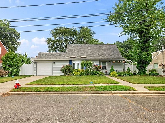 2nd image of 718 Wren Ct