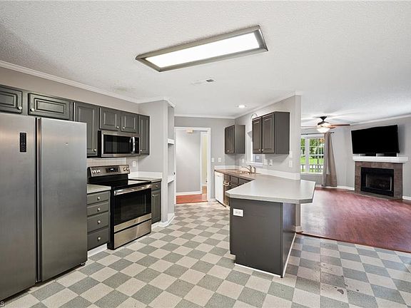 4th image of 1625 N Ammons Dr