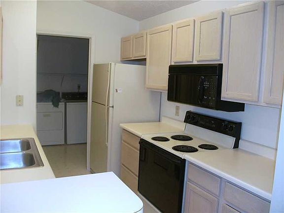 5th image of 8314 Glenwillow Ln Unit 101