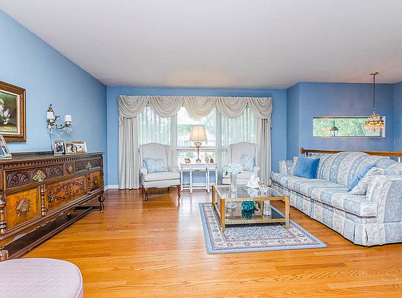 2nd image of 107 Montclare Ln