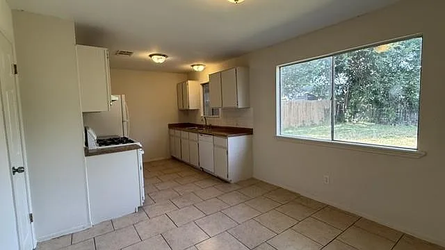 1902 Bradmore Dr — Photo 6