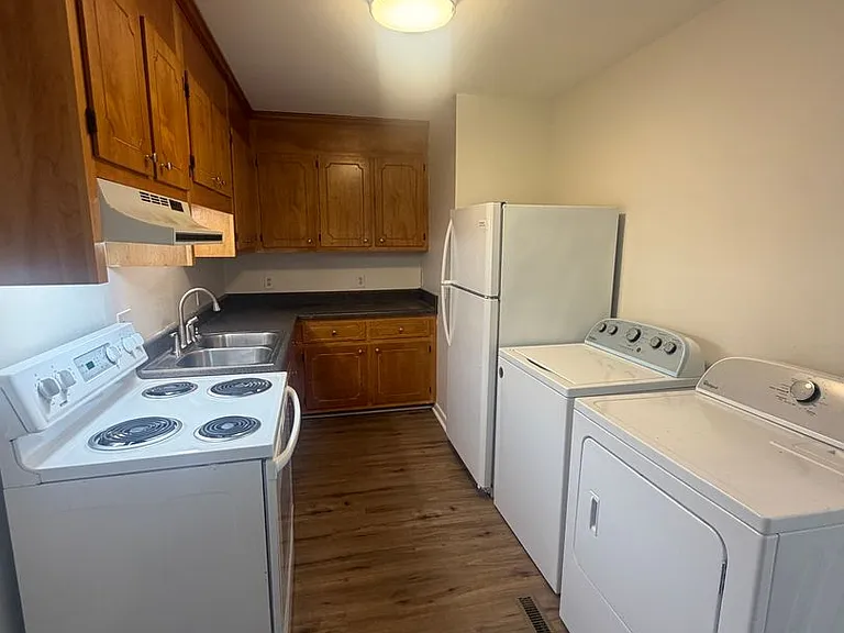 24000 Sequoia Rd — Photo 6