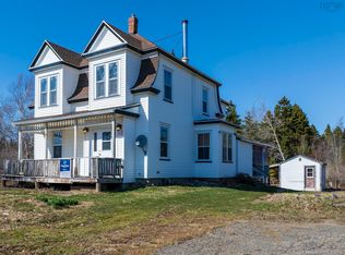 5 Feltzen South Rd, Lunenburg, NS B0J 2X0