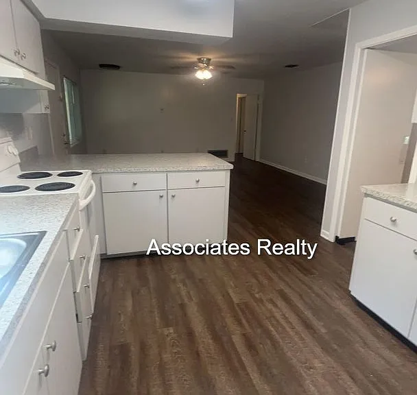 715 NW 36th St — Photo 4