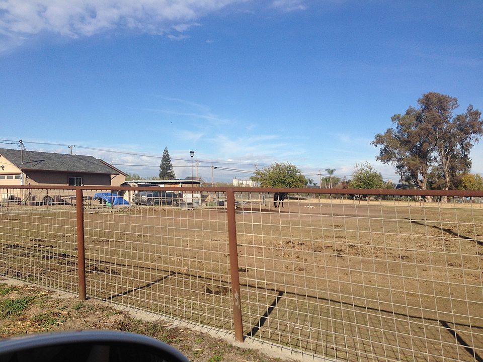 2nd image of 1518 S Tegner Rd