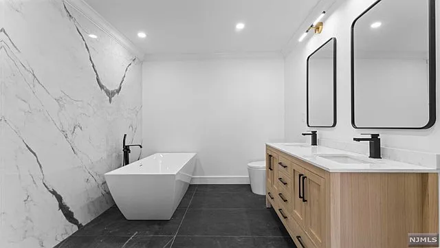 621 Valley Brook Ave #A — Photo 15