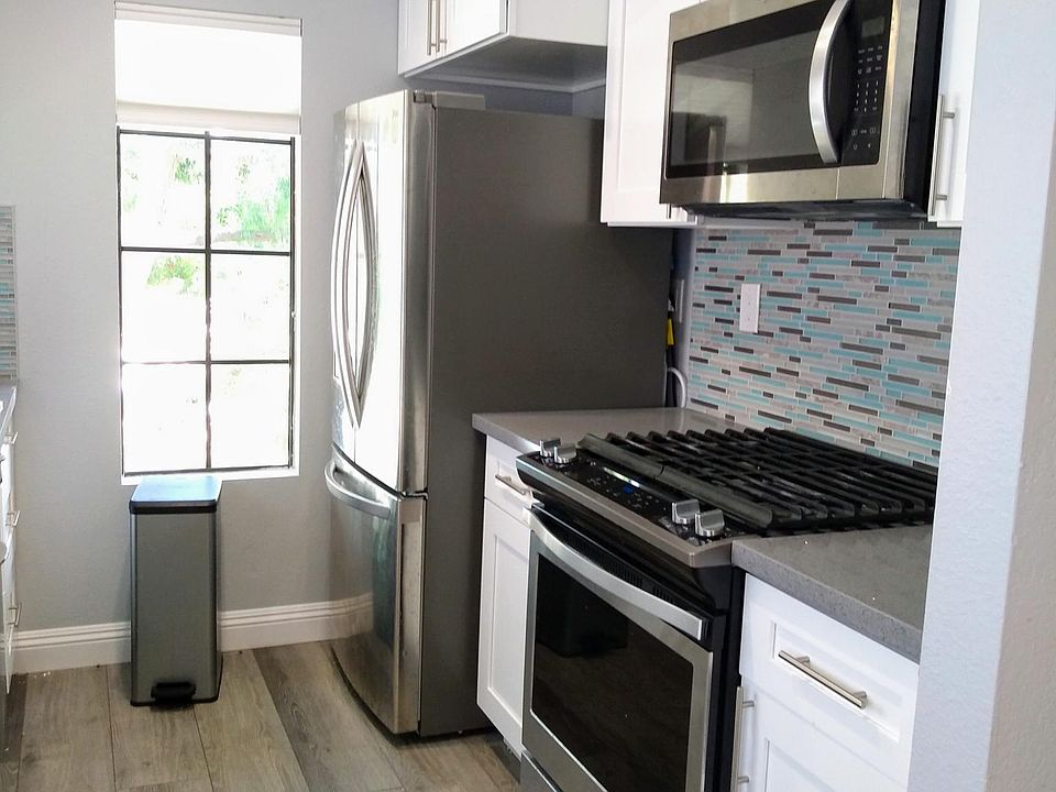 New kitchen cabinets and appliances