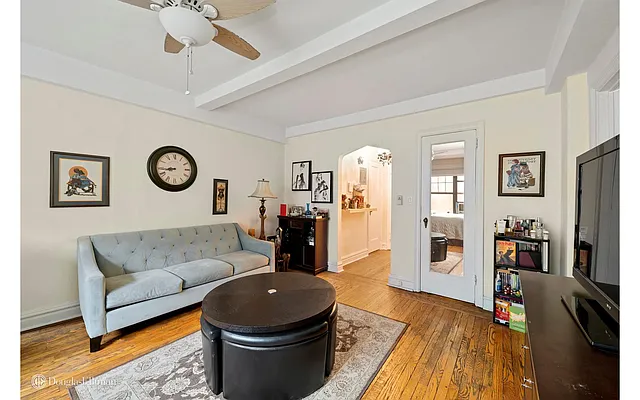 Rented by Douglas Elliman | media 15