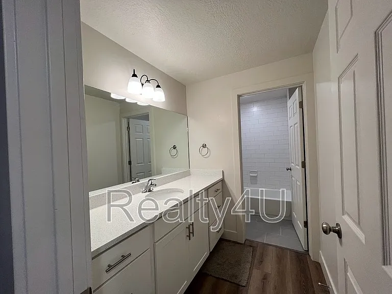 2244 N Canyon Rd — Photo 11