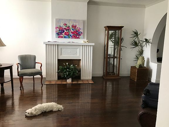 5th image of 7835 Carlyle Ave