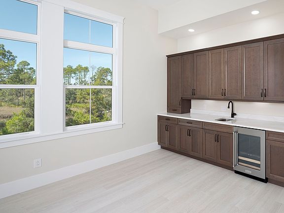 Grand Wayfarer Den Bar