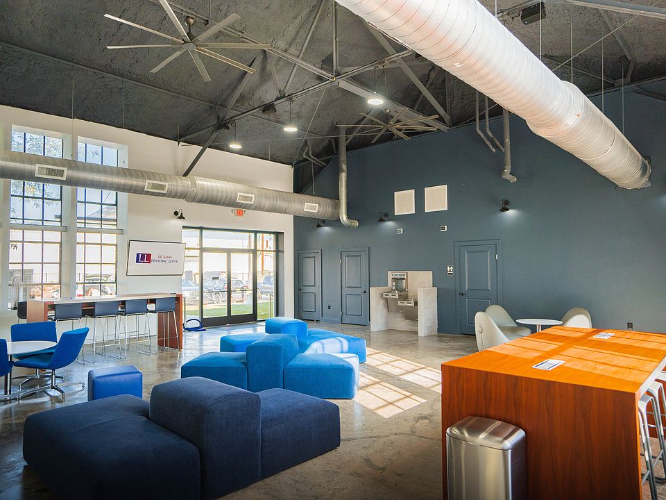 Clubhouse Lounge