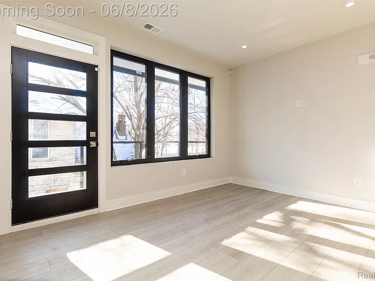 2223 Wabash St — Photo 4