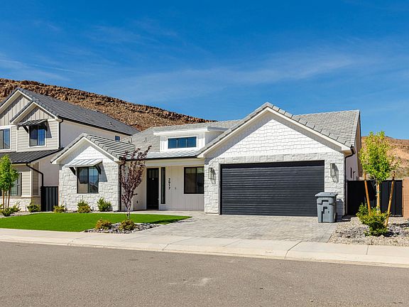 3rd image of 2917 E Rill Dr