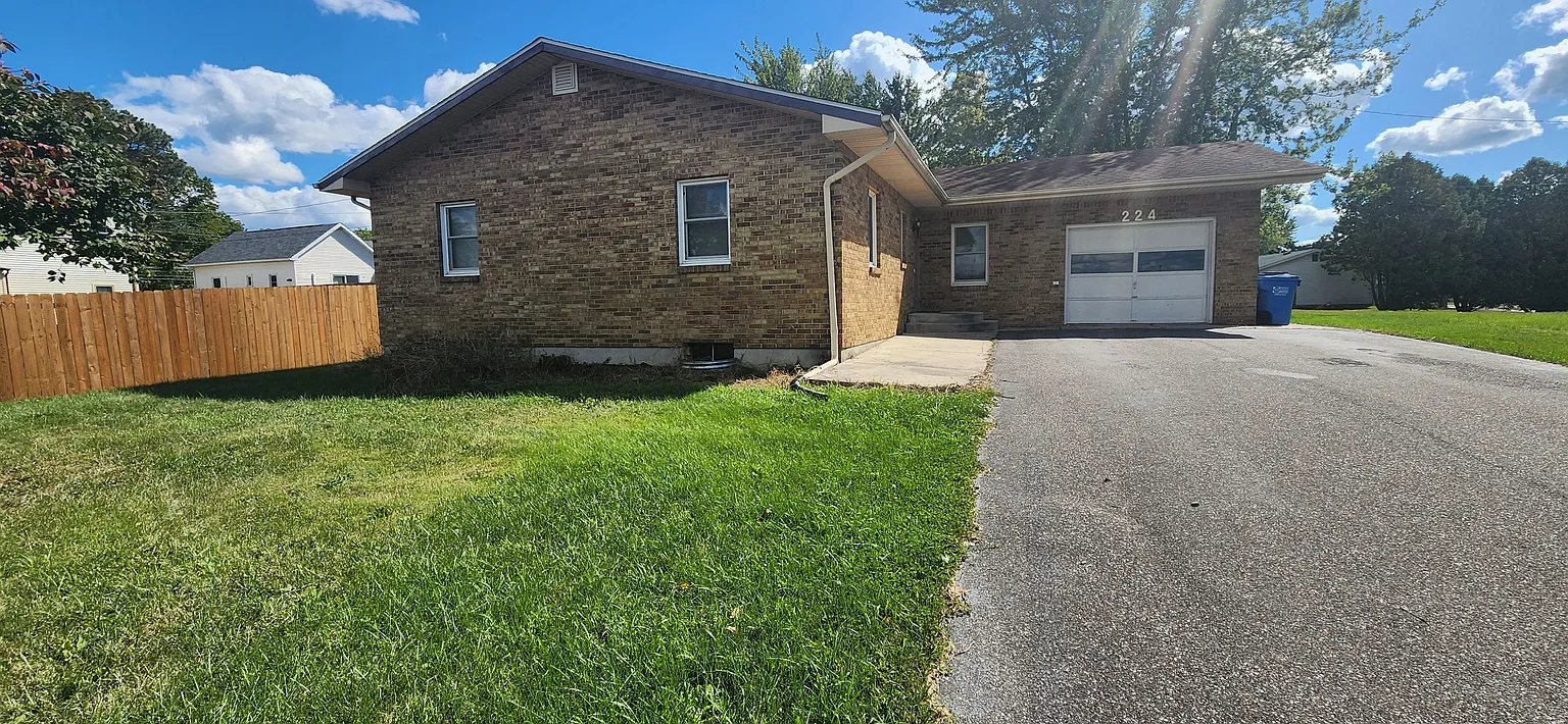 224 Clingerman Ave photo 1