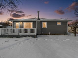 128 Oakwood Dr, Avon Lake, OH 44012