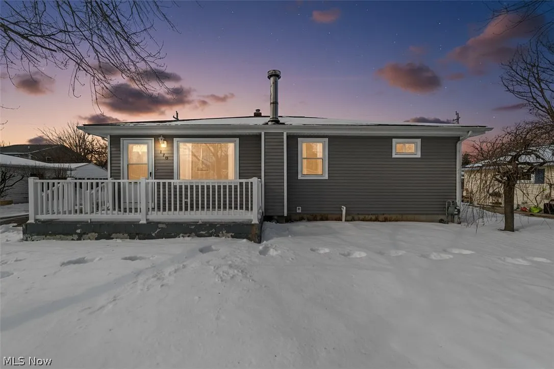 128 Oakwood Dr photo 1