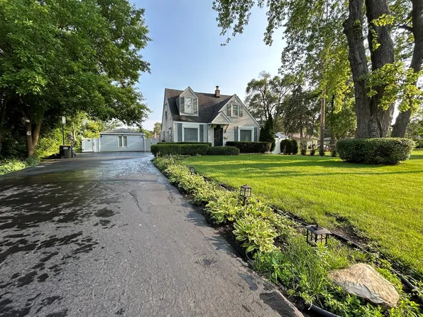 10625 Schubert Ave, Melrose Park, IL 60164