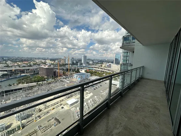 92 SW 3rd St APT 2608, Miami, FL 33130
