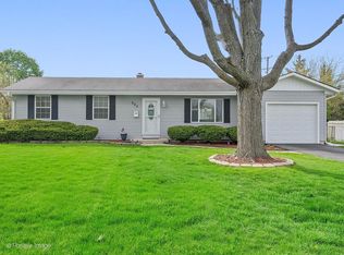 605 Commanche Ct, Carol Stream, IL 60188