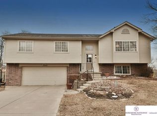 20126 Gateway Rd, Elkhorn, NE 68022