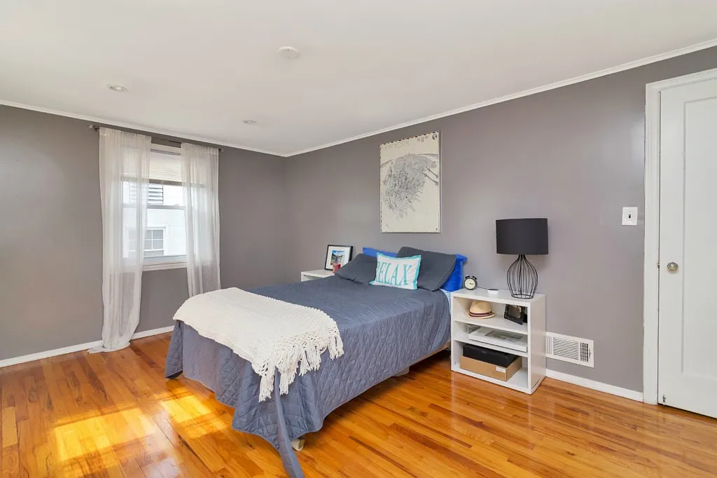 136 Cresthill Ave photo 1